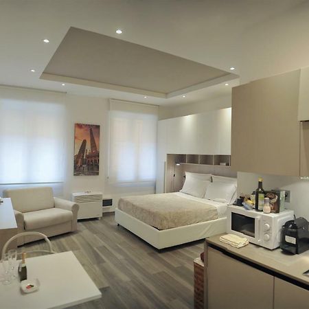 Andrea Luxury Apartments Strada Maggiore Studio 1 ボローニャ エクステリア 写真