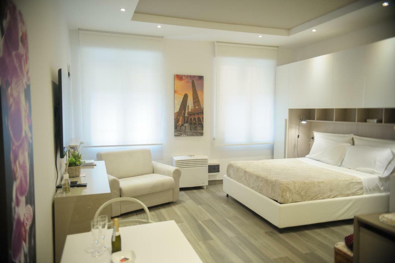 Andrea Luxury Apartments Strada Maggiore Studio 1 ボローニャ エクステリア 写真