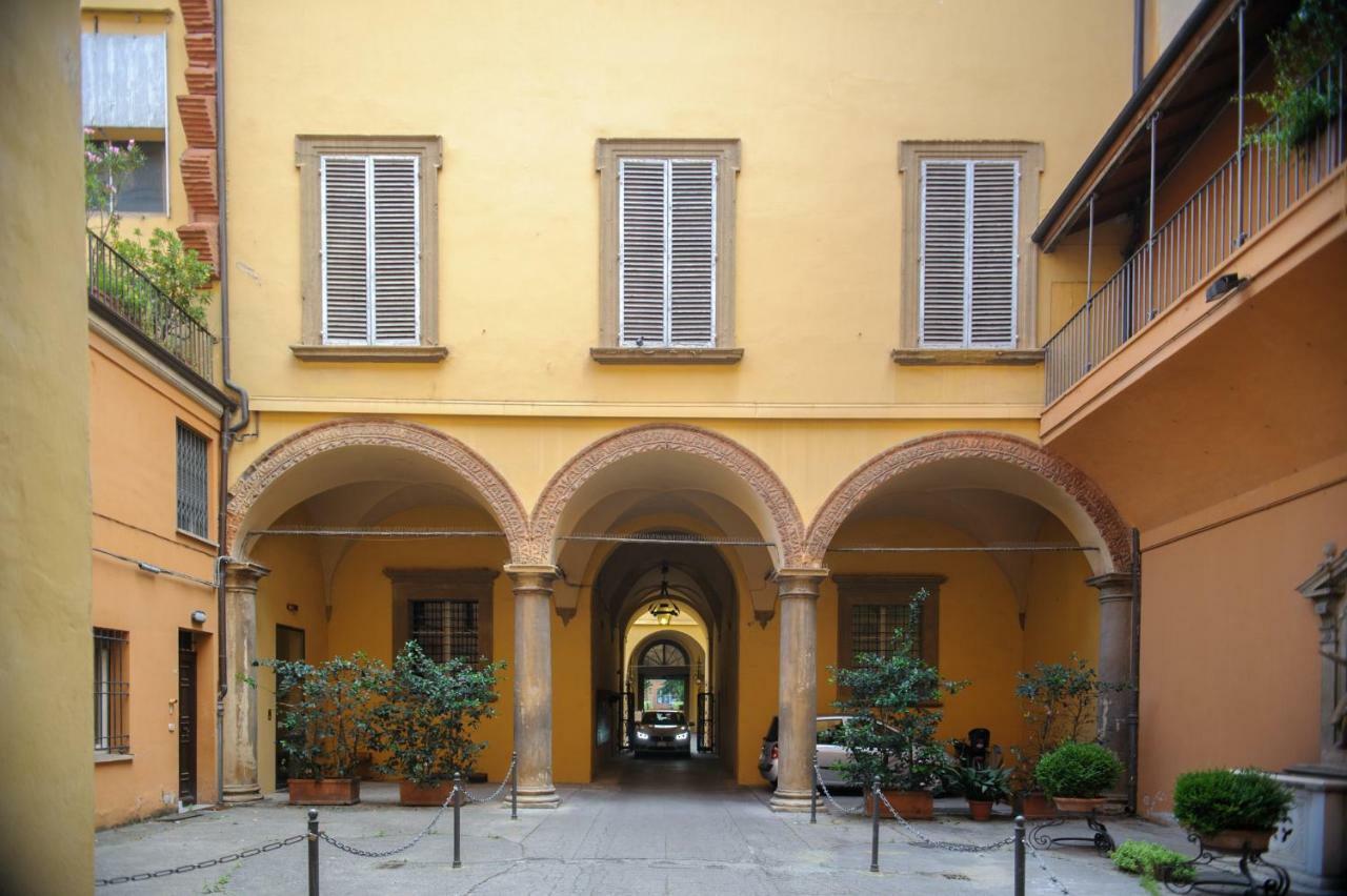 Andrea Luxury Apartments Strada Maggiore Studio 1 ボローニャ エクステリア 写真