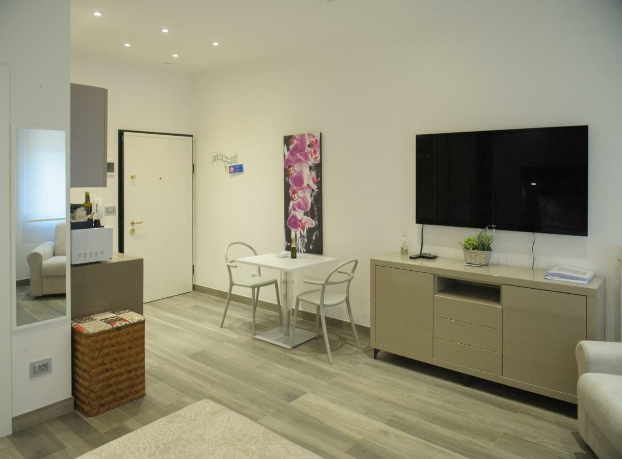 Andrea Luxury Apartments Strada Maggiore Studio 1 ボローニャ エクステリア 写真
