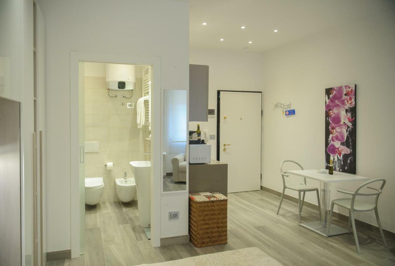 Andrea Luxury Apartments Strada Maggiore Studio 1 ボローニャ エクステリア 写真