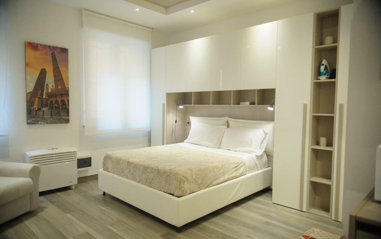 Andrea Luxury Apartments Strada Maggiore Studio 1 ボローニャ エクステリア 写真